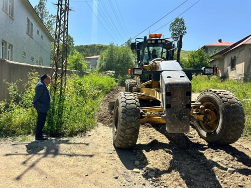 CUMHURİYET İLE GÜLLÜCE MAHALLERİMİZDE KUMLAMA VE STABİLİZE ÇALIŞMASI